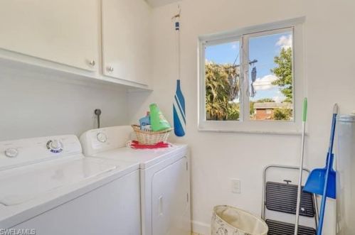 709 93 Ave, Naples FL 34108-2440 exterior