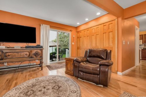 25 Dawson St, Huntington Station NY 11746-4021 exterior