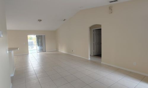 1013 College Park Rd, Fort Pierce FL 34953-5842 exterior