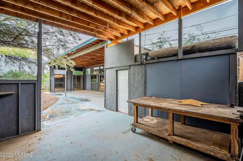 1338 Grant Rd, Tucson AZ 85712-2307 exterior