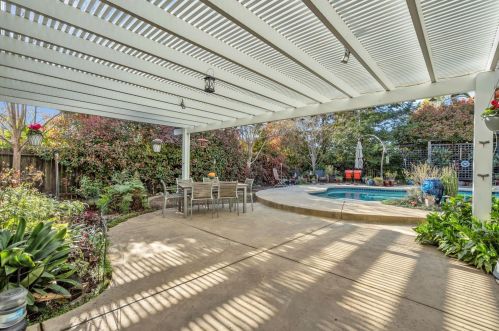 3007 Honey Cir, Folsom CA 95762-6324 exterior