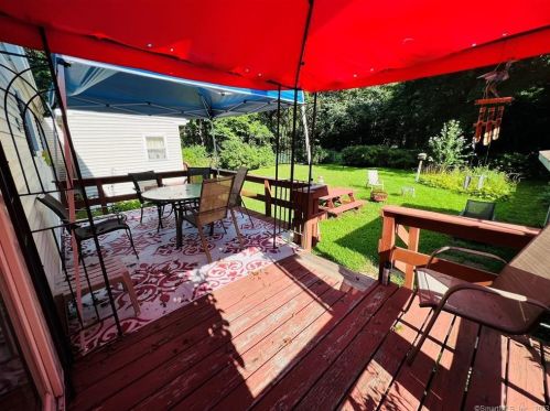 262 Shr Rd, Killingly CT 06241-1540 exterior