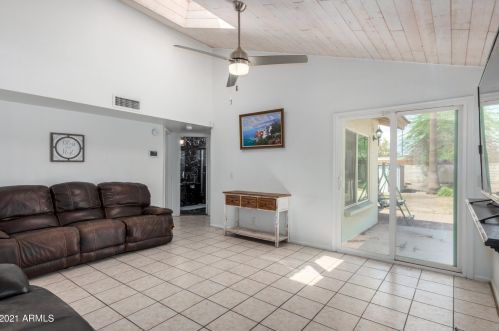 18439 16th Way, Phoenix AZ  85022-1349 exterior