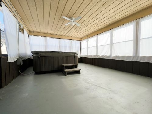 1029 Leith Ave, Waukegan IL 60085-2545 exterior