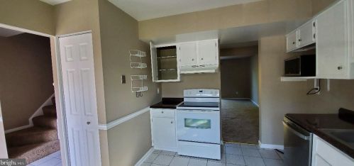 6601 Indian Trail Ct, Alexandria VA  22310-2411 exterior