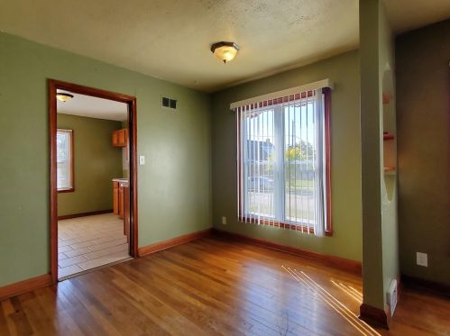 2733 Roosevelt Dr, Milwaukee WI 53216-1838 exterior