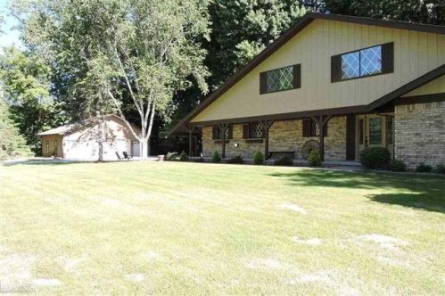 4764 Taft Rd, Algonac, MI 48001-4392