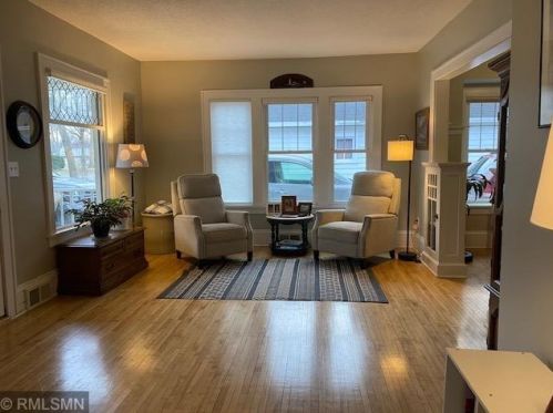 323 5th St, Litchfield MN 55355-1806 exterior