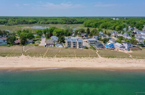 8 Pleasant Ave, Biddeford, ME 04005-9543