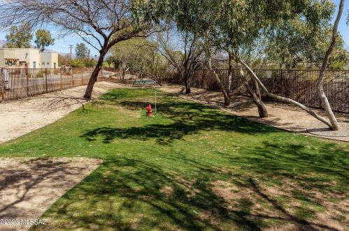 150 Castlefield Cir, Tucson AZ  85704-5783 exterior