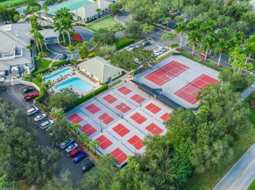 3535 Grand Cypress Dr, Naples FL 34119-7923 exterior