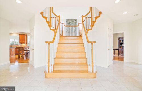 17675 Tobermory Pl, Leesburg VA 20175-7053 exterior