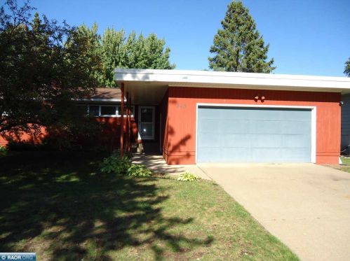 513 Inner Dr, Hibbing MN 55746-2679 exterior