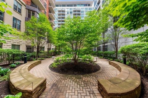 1250 Indiana Ave, Chicago IL 60605-2860 exterior