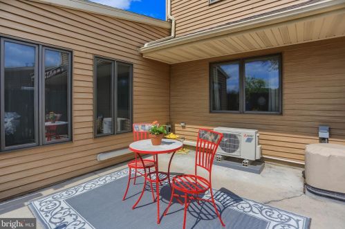 181 Primrose Ln, Hanover PA 17331-5211 exterior