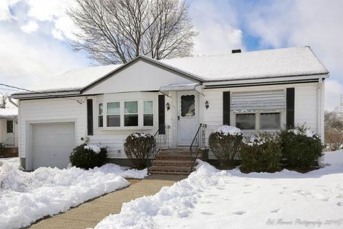 20 Weisner Pkwy, Methuen MA  01844-5937 exterior