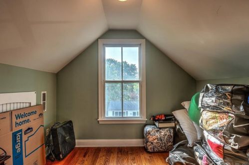 47 Chester St, Milford CT 06460-7421 exterior