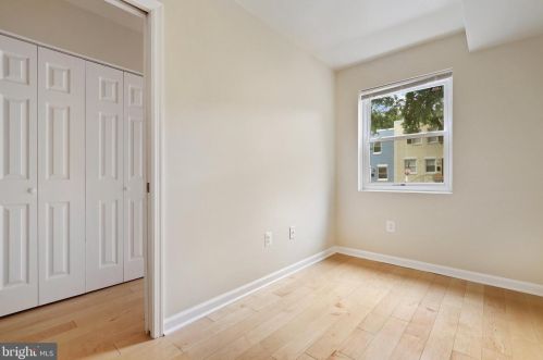 1269 16 St, Washington DC 20002-2555 exterior