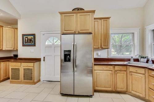 6040 Northcott Ave, Chicago IL 60631-3103 exterior