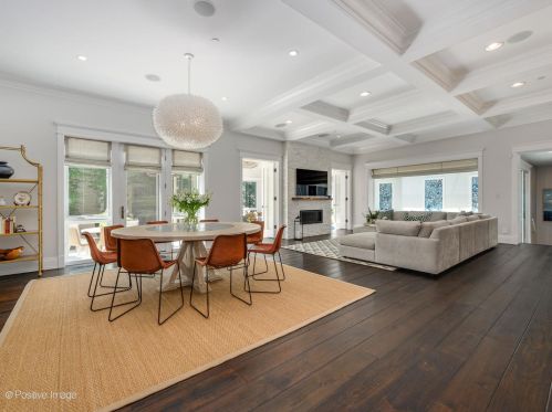 3720 Greenview Ave, Chicago IL 60613-3610 exterior