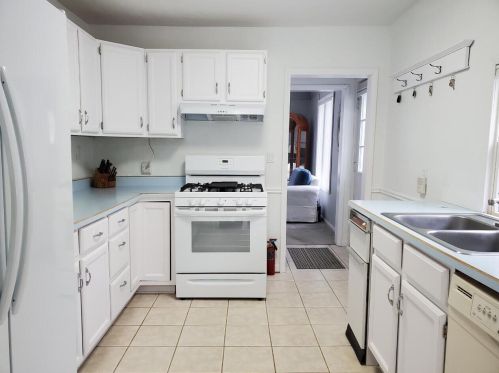 1512 Holton Rd, Meskegon MI 49445-1678 exterior