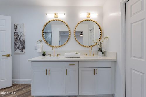 1121 Bethany Home Rd, Phoenix AZ  85014-2229 exterior