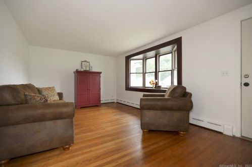 17 Allen St, Enfield CT 06082-4715 exterior