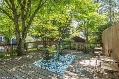 3912 Blackthorn St, Bethesda MD 20815-5056 exterior