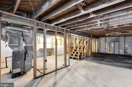 1602 Brisbane St, Silver Spring MD 20902-4039 exterior