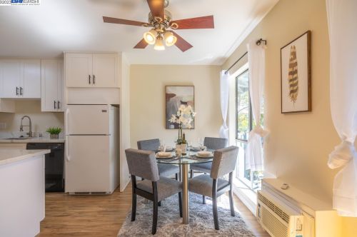 1036 Oak Grove Rd, Concord CA 94518-3231 exterior