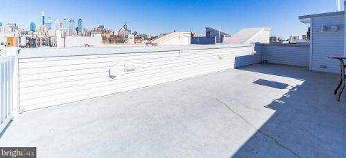 1239 17 St, Philadelphia PA 19121-5029 exterior