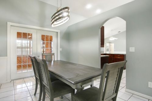 310 Rosewood Dr, Fort Pierce FL  34947-3424 exterior