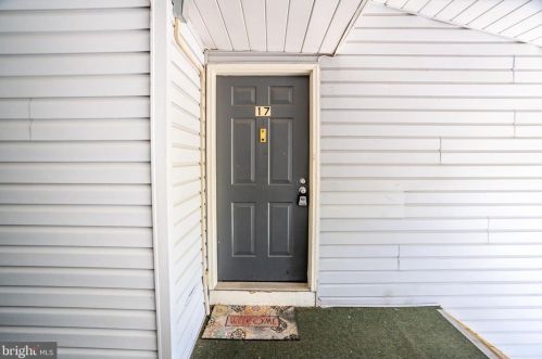 17 Aspen Ct, Trenton NJ  08619-4602 exterior