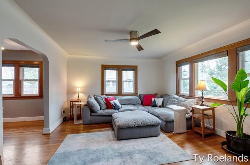 919 Leonard St, Grand Rapids MI 49504-4153 exterior