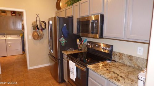 561 Knotwood St, Green Valley AZ 85614-5971 exterior