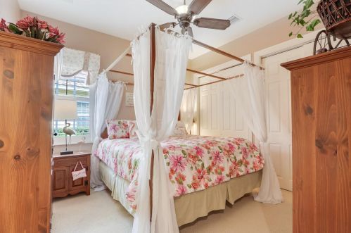 9328 Scarborough Ct, Fort Pierce FL  34986-3360 exterior