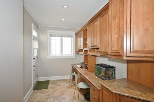 5381 Northumberland St, Pittsburgh PA 15217-1128 exterior