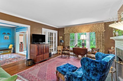 2729 Log Cabin Dr, Atlanta GA exterior