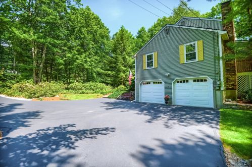 14 Laurel St, Concord NH 03301-3646 exterior