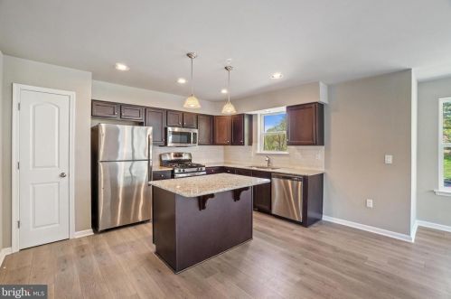 113 High Pointe Dr, Hummelstown PA 17036-8104 exterior