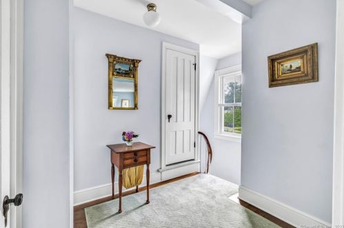 6 Crockett St, Norwalk CT 06853-1611 exterior