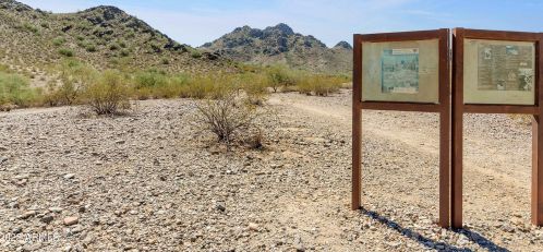 9052 29th St, Phoenix AZ  85028-5302 exterior