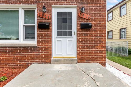 2908 61st St, Milwaukee, WI 53219-3035
