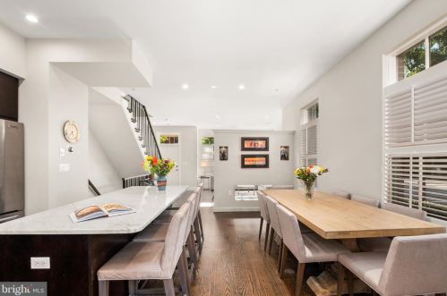 1127 Royal St, Alexandria VA  22314-1406 exterior