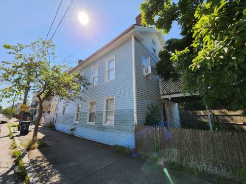 118 Bernon St, Providence RI 02908-3720 exterior