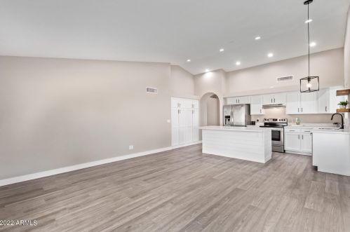 19605 36 Pl, Phoenix AZ 85050-8387 exterior