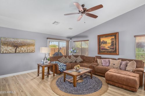 3816 74 Dr, Phoenix AZ 85033-2556 exterior