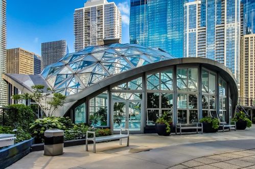 400 Randolph St, Chicago IL  60601-7313 exterior