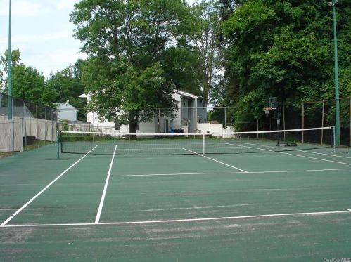 5 Downing Pl, Poughkeepsie NY 12603-3640 exterior