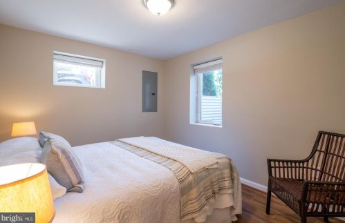 303 Raymond Ave, Alexandria VA 22301-1038 exterior